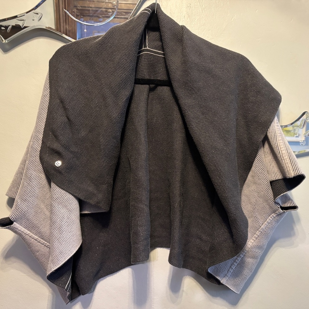 Lululemon Sweater shawl short sleeve  Poncho Women's